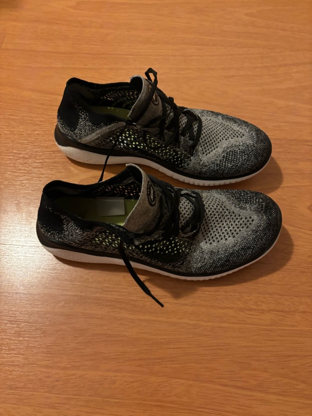 Nike Men's Free Run 2018 FlyKnit Lace-Up Sneakers - Black & Gray